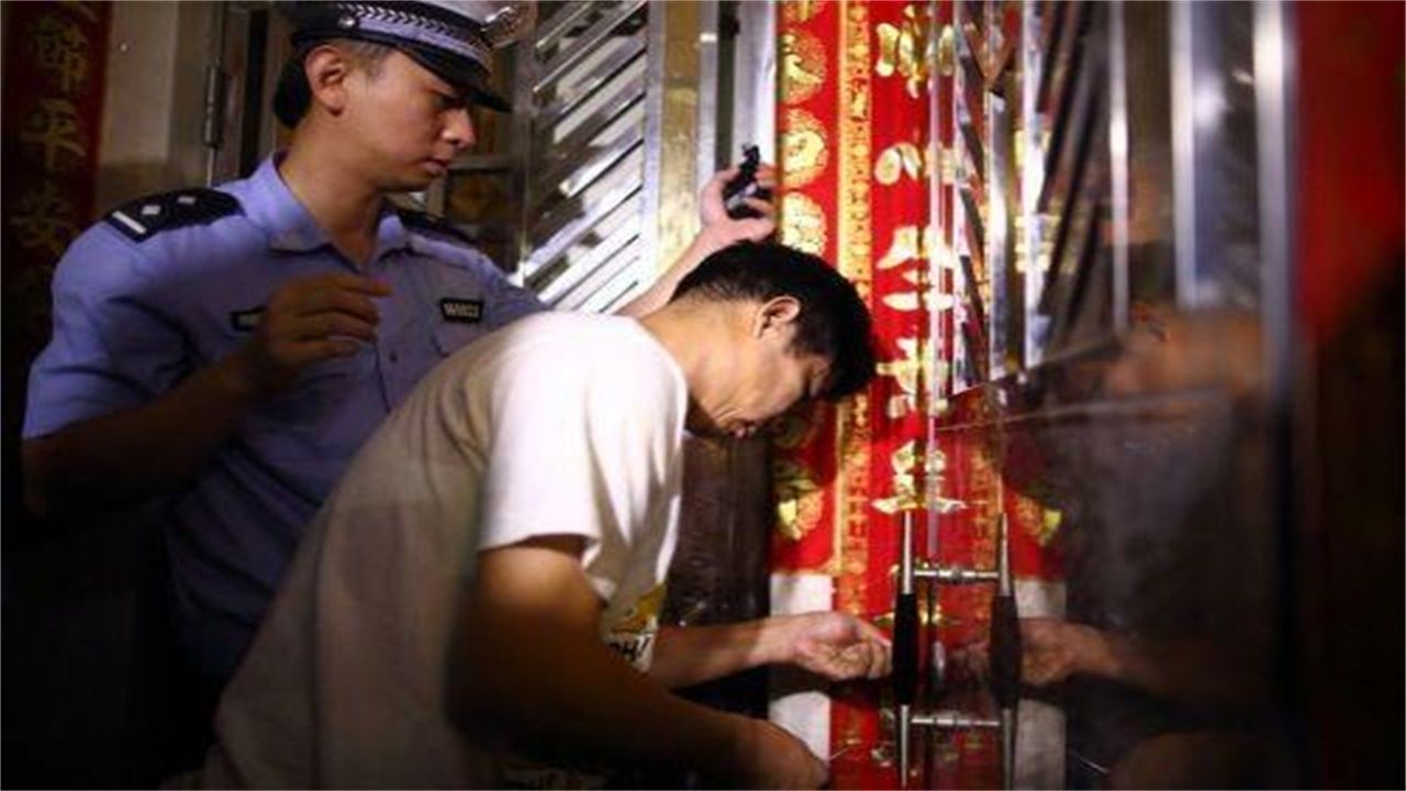 云岩区请开锁师傅开了锁后，师傅